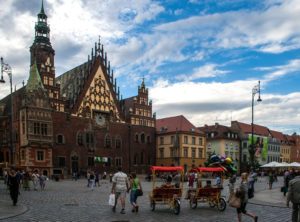 Największe atrakcje turystyczne Wrocławia - Ratusz od strony pręgierza